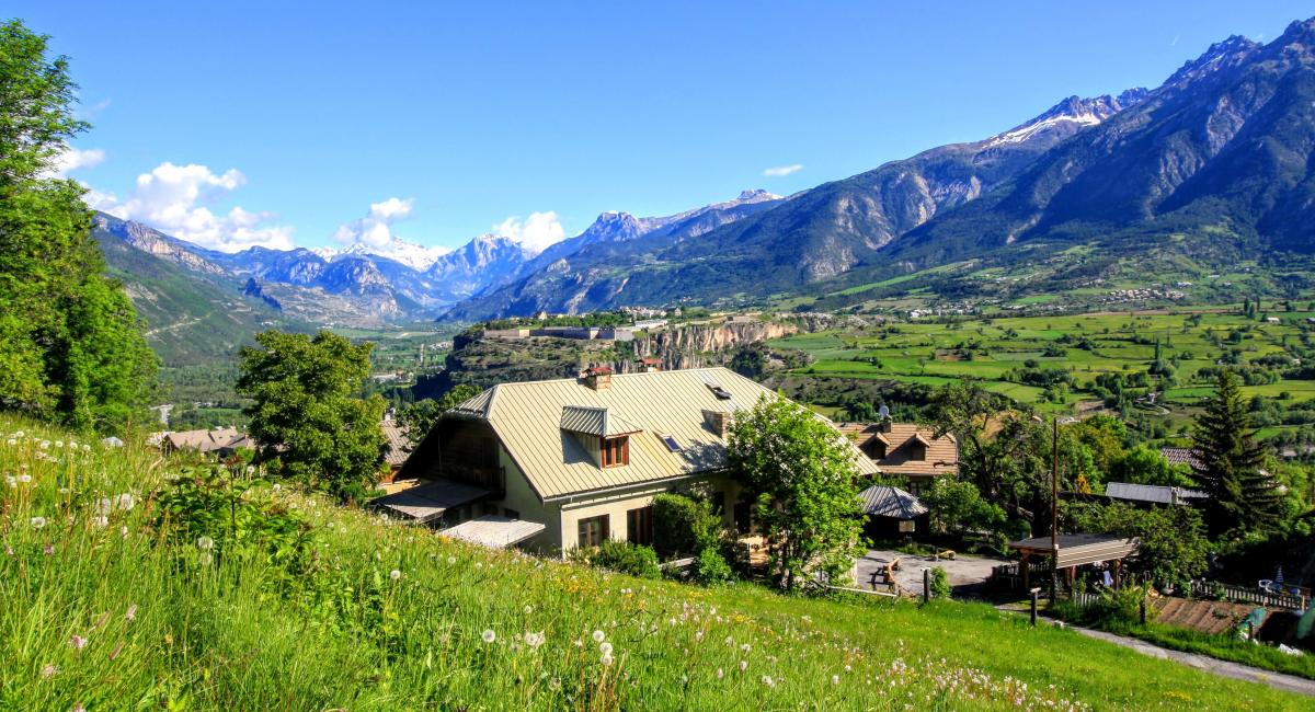 Gîte Le Champignon in summer